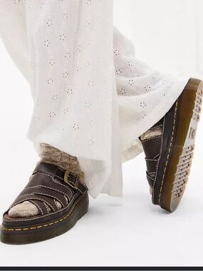 Sold out NWOT Dr. Martens Brown Maxxy Slide Leather Sandals
